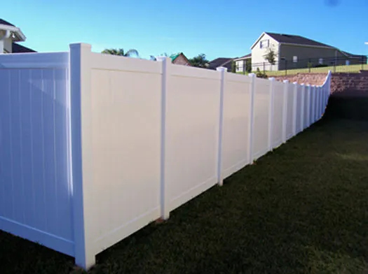Vinyl fence installation in Lane County, Oregon